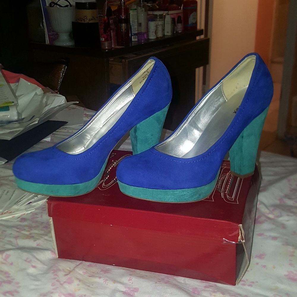 Heels - Picture 5 of 6